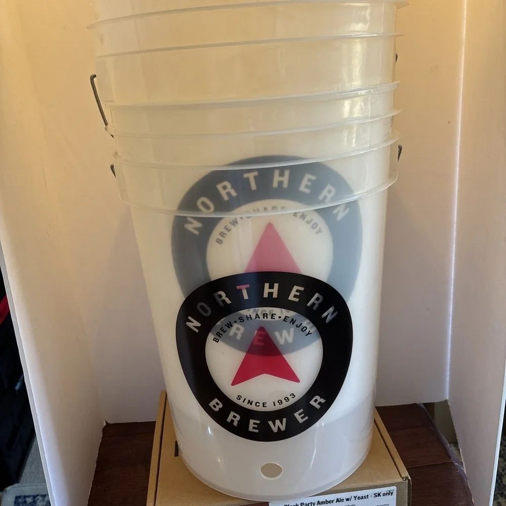 Northern Brewer Starter Kit Amber Ale Block Party Ready In Four Weeks- See Photo